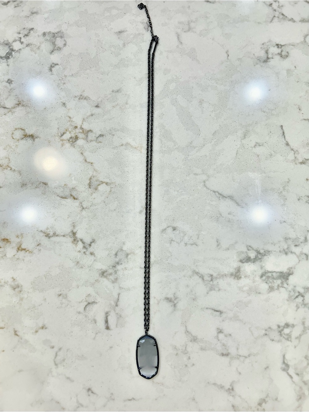 Kendra Scott White/Gray Faceted Pendant Necklace - Picture 2 of 3
